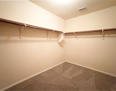 9100 Spurs Trail - Photo Thumbnail 18