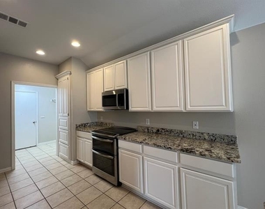 10204 Star Fish Street - Photo Thumbnail 9