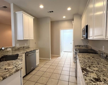 10204 Star Fish Street - Photo Thumbnail 8