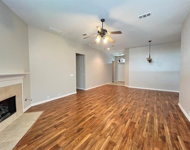 10204 Star Fish Street - Photo Thumbnail 1