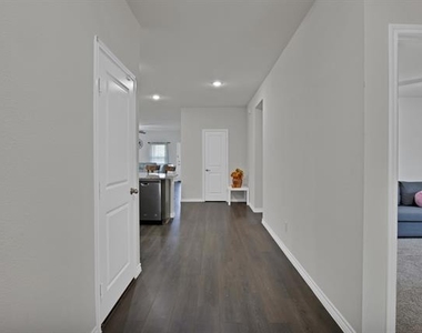 1107 Branding Iron Lane - Photo Thumbnail 4