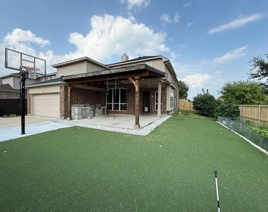5613 Alpenrose Avenue - Photo Thumbnail 20
