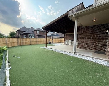 5613 Alpenrose Avenue - Photo Thumbnail 19