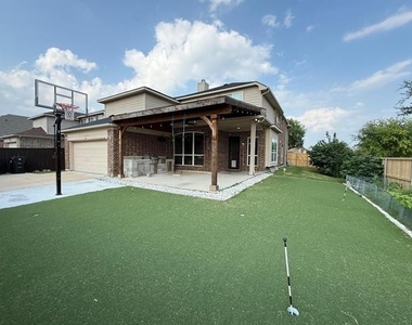 5613 Alpenrose Avenue - Photo Thumbnail 21