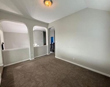 5613 Alpenrose Avenue - Photo Thumbnail 16