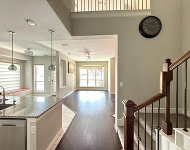 5613 Alpenrose Avenue - Photo Thumbnail 7