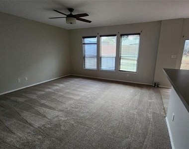 9201 Popes Creek Court - Photo Thumbnail 7
