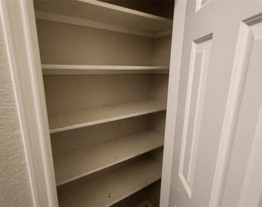 9201 Popes Creek Court - Photo Thumbnail 15