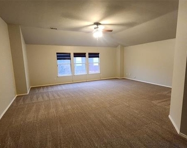 9201 Popes Creek Court - Photo Thumbnail 11
