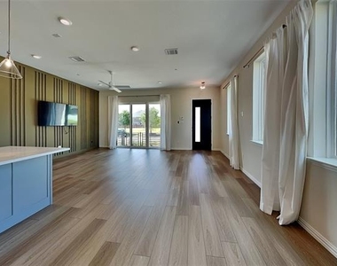 1192 Daybreak Drive - Photo Thumbnail 5
