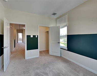 1192 Daybreak Drive - Photo Thumbnail 12