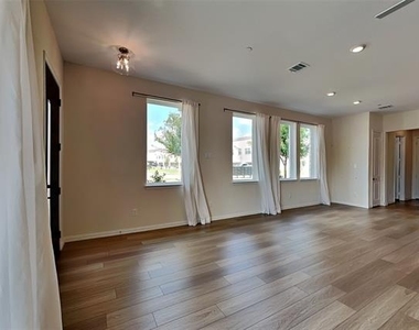 1192 Daybreak Drive - Photo Thumbnail 2