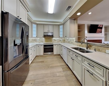 3420 Binkley Avenue - Photo Thumbnail 5