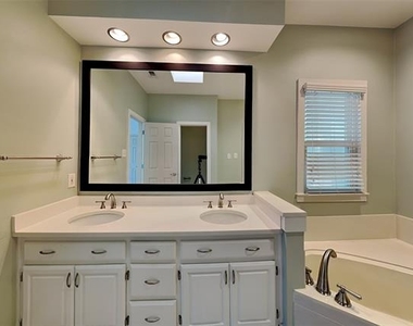 3420 Binkley Avenue - Photo Thumbnail 10