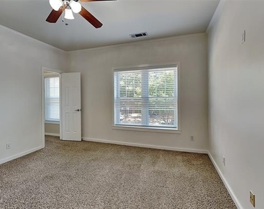 3420 Binkley Avenue - Photo Thumbnail 13