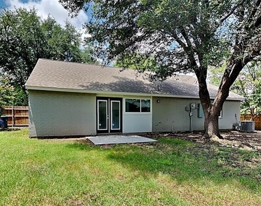 4348 Spindletree Lane - Photo Thumbnail 15