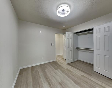 4348 Spindletree Lane - Photo Thumbnail 10