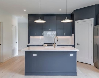 309 W Daggett Avenue - Photo Thumbnail 3