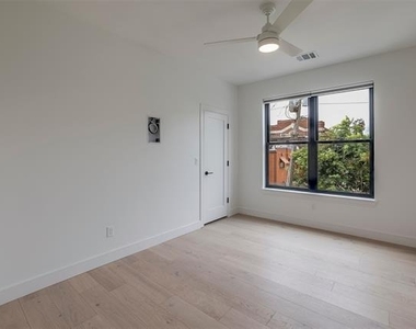 309 W Daggett Avenue - Photo Thumbnail 7