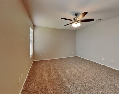 7445 Sienna Ridge Lane - Photo Thumbnail 8