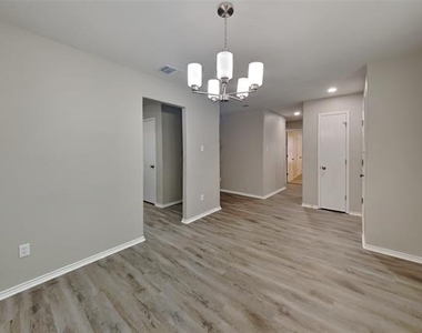 7445 Sienna Ridge Lane - Photo Thumbnail 5
