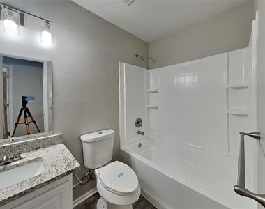 7445 Sienna Ridge Lane - Photo Thumbnail 15
