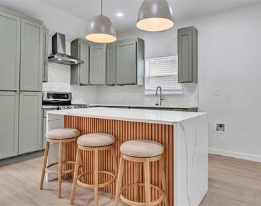 601 Pearson Avenue - Photo Thumbnail 13