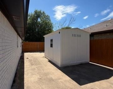108 Amory Drive - Photo Thumbnail 30