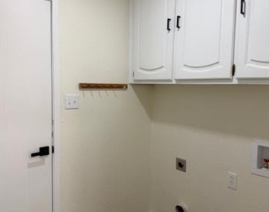 108 Amory Drive - Photo Thumbnail 15