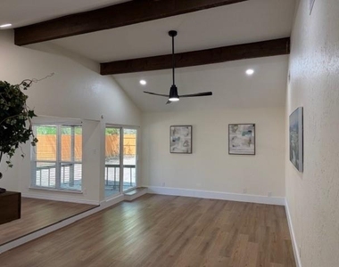 108 Amory Drive - Photo Thumbnail 6