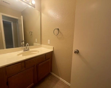 1226 W Hudgins Street - Photo Thumbnail 21