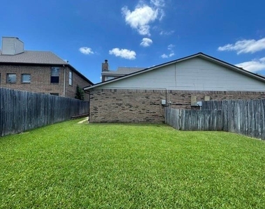 1226 W Hudgins Street - Photo Thumbnail 29