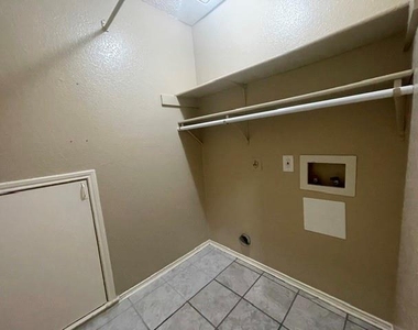 1226 W Hudgins Street - Photo Thumbnail 8