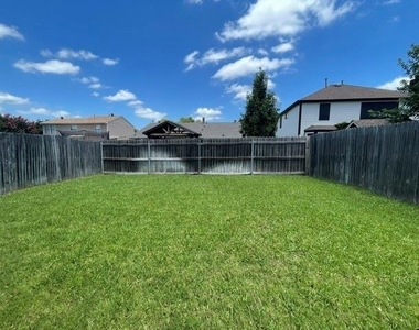 1226 W Hudgins Street - Photo Thumbnail 28