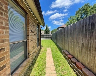 1226 W Hudgins Street - Photo Thumbnail 26