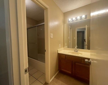 1226 W Hudgins Street - Photo Thumbnail 19