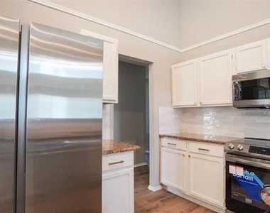 7801 Estates Way - Photo Thumbnail 7