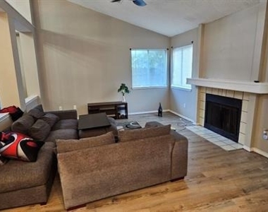 7801 Estates Way - Photo Thumbnail 4