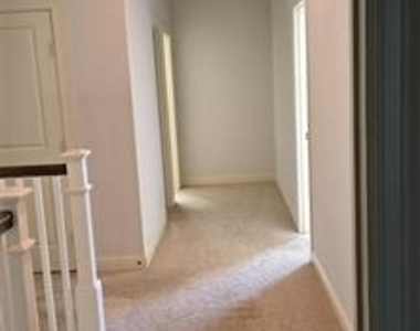 10531 Steinbeck Lane - Photo Thumbnail 5