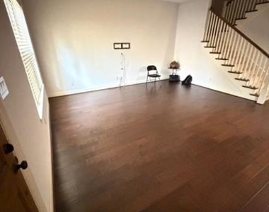 10531 Steinbeck Lane - Photo Thumbnail 13