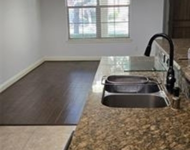 10531 Steinbeck Lane - Photo Thumbnail 17