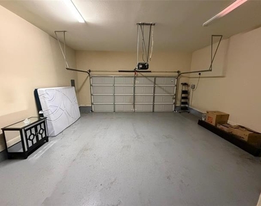 10531 Steinbeck Lane - Photo Thumbnail 14