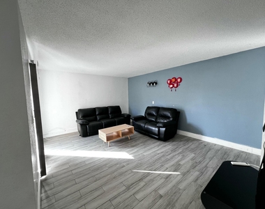 295 Woodland Road - Photo Thumbnail 5