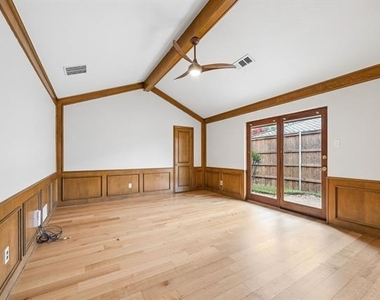 7023 Brookshire Drive - Photo Thumbnail 14
