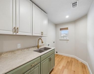 7023 Brookshire Drive - Photo Thumbnail 19