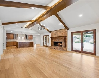 7023 Brookshire Drive - Photo Thumbnail 11