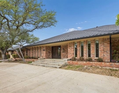 7023 Brookshire Drive - Photo Thumbnail 4