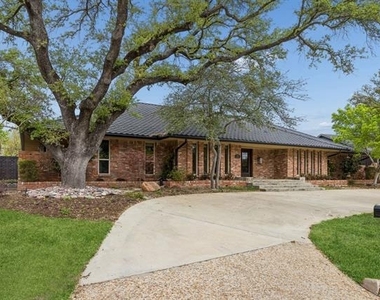 7023 Brookshire Drive - Photo Thumbnail 3