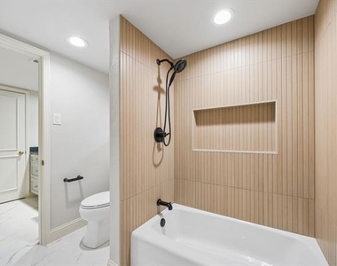 7023 Brookshire Drive - Photo Thumbnail 21