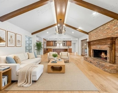 7023 Brookshire Drive - Photo Thumbnail 9